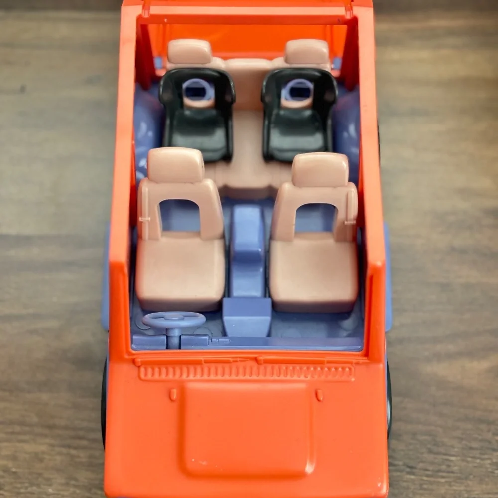 BLUEY HEELER 4WD FAMILY VEHICLE Orange Jeep Toy Car Van Blue Surfboard OPENS!